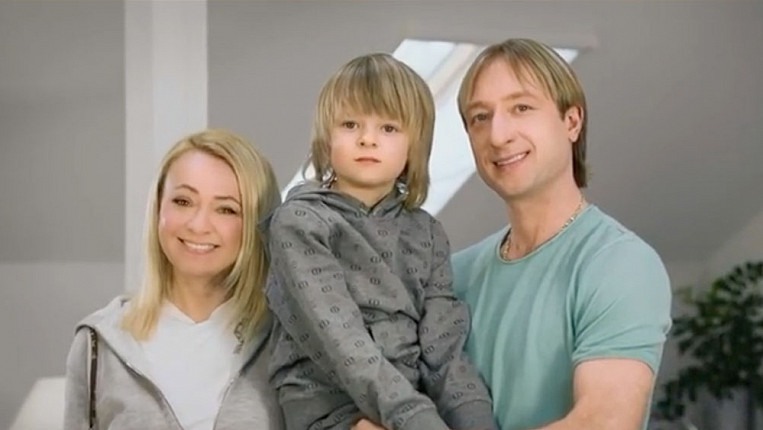 Plushenko Promotes the Amendments