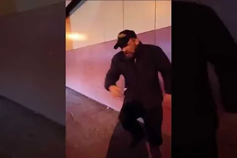 Плыли мы по морю ветер мачту рвал