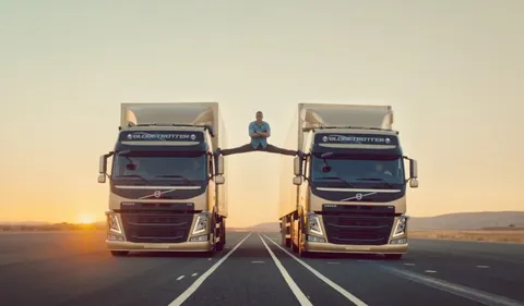 Van Damme on the Splits