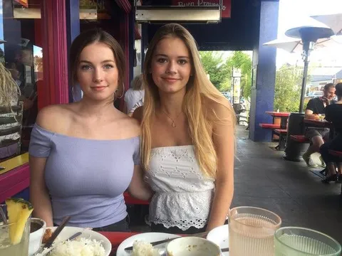 Девушки с разным размером груди