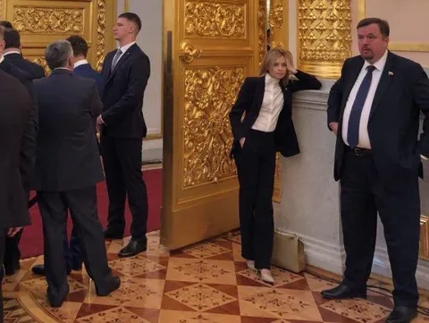 Bored Poklonskaya