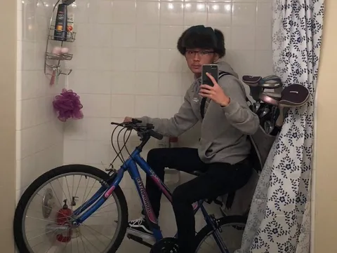 Селфи-олимпиада (Selfie Olympics)